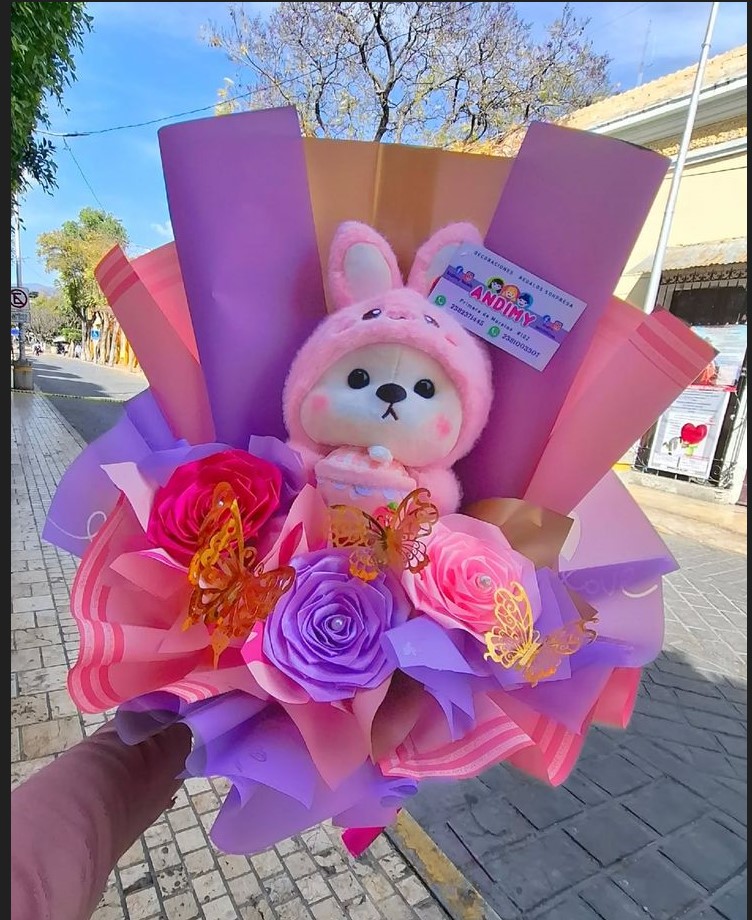 ROSAS CON PELUCHE